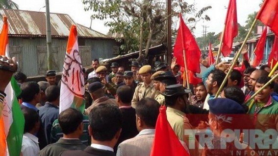 The 12 hours strike had a mixed impact: Commoners became bewildered about their party sentiments The 12 hours strike had a mixed impact: Commoners became bewildered about their party sentiments
